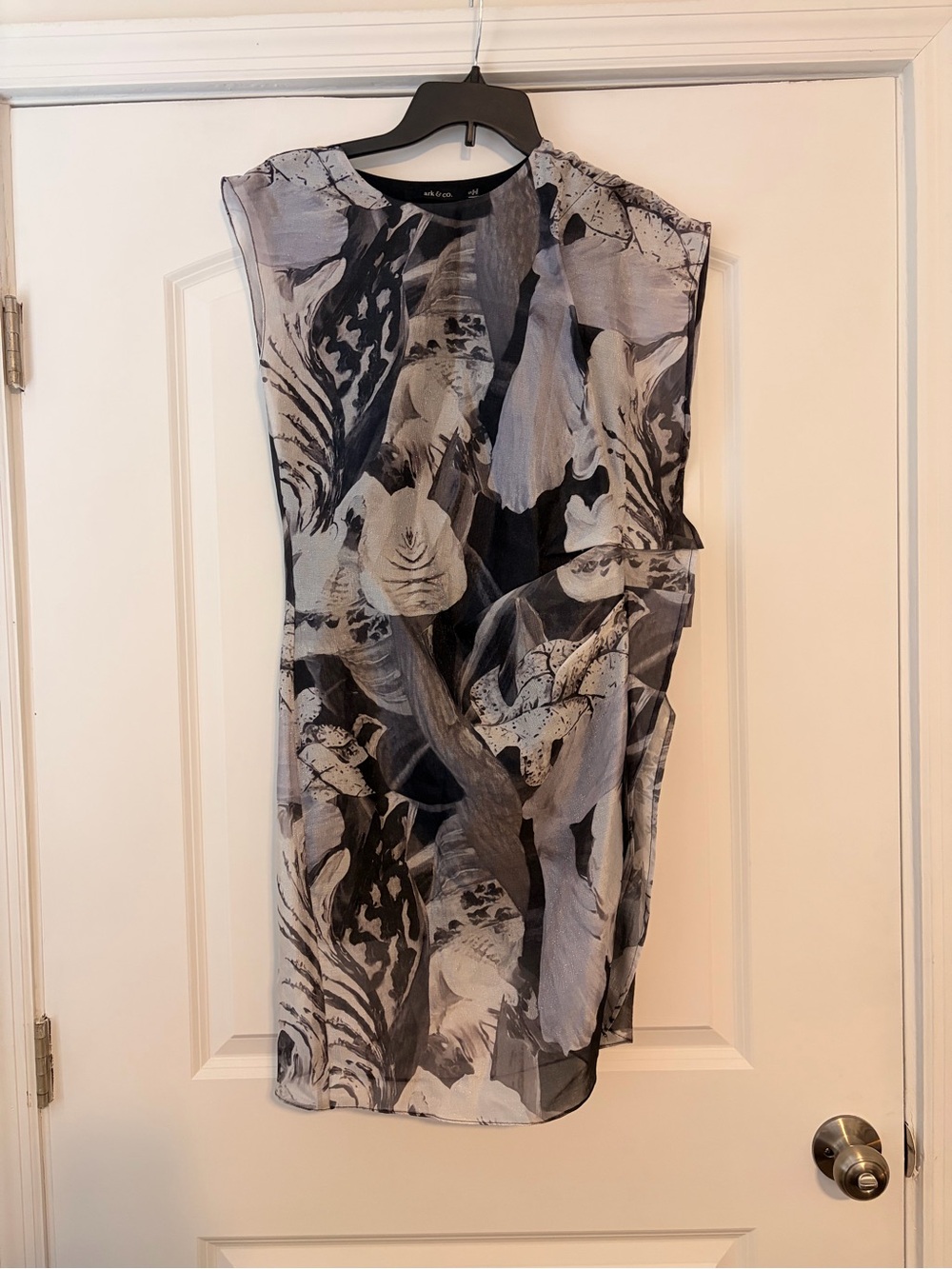Ark & Co Black and Gray Abstract Floral Sleeveless Mini Dress